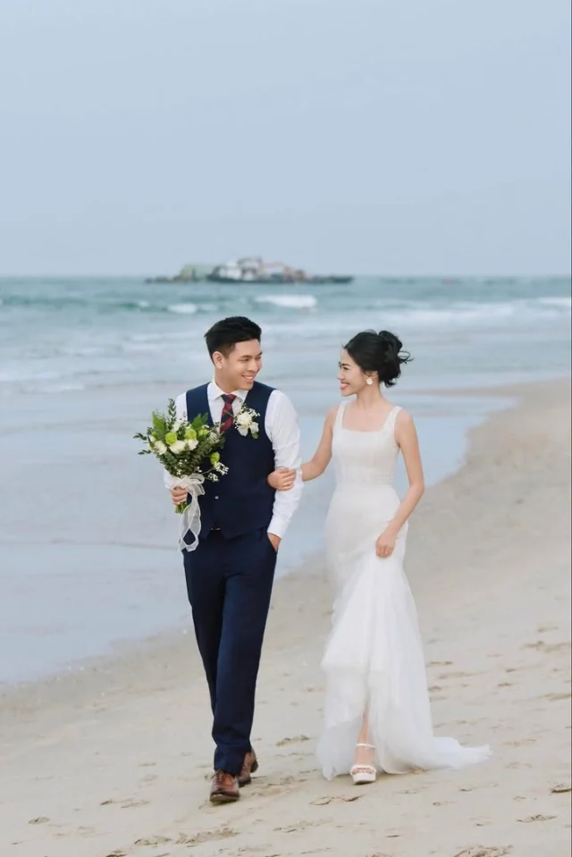 Nên may hay thuê váy cưới? LAM’S nói thật cả hai phía Đầm cưới đuôi cá may đo tại LAM’S Bridal