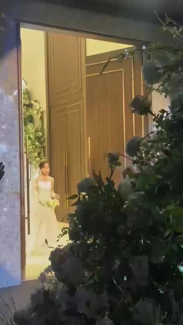 Video ngắn LAM’S Bridal — Kho cô dâu may váy và veil ở Việt Nam đem qua Hàn.caia viber nó dịu ke