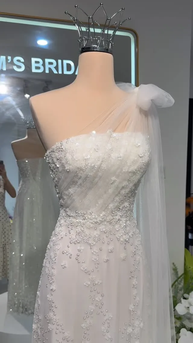 Video ngắn LAM’S Bridal — Váy đi bàn được may đo riêng cho Dâu nhỏ xinh. #maydovaycuoi #mayvaycu