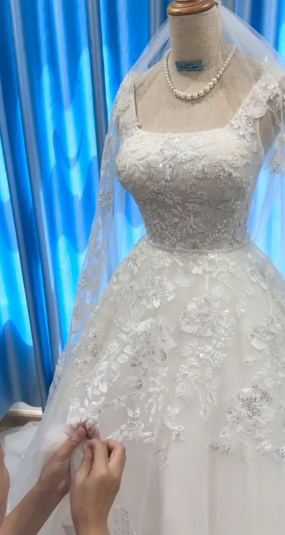 Video ngắn LAM’S Bridal — Để hoàn thiện một chiếc váy cưới thật đẹp phải mất hàng tuần liền. LAM