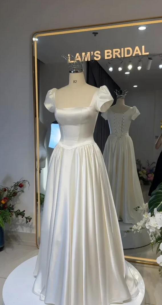 Video ngắn LAM’S Bridal — Váy cưới lụa cao cấp may đo online cho Dâu Ý. #Mayvaycuoi #vaycuoithie