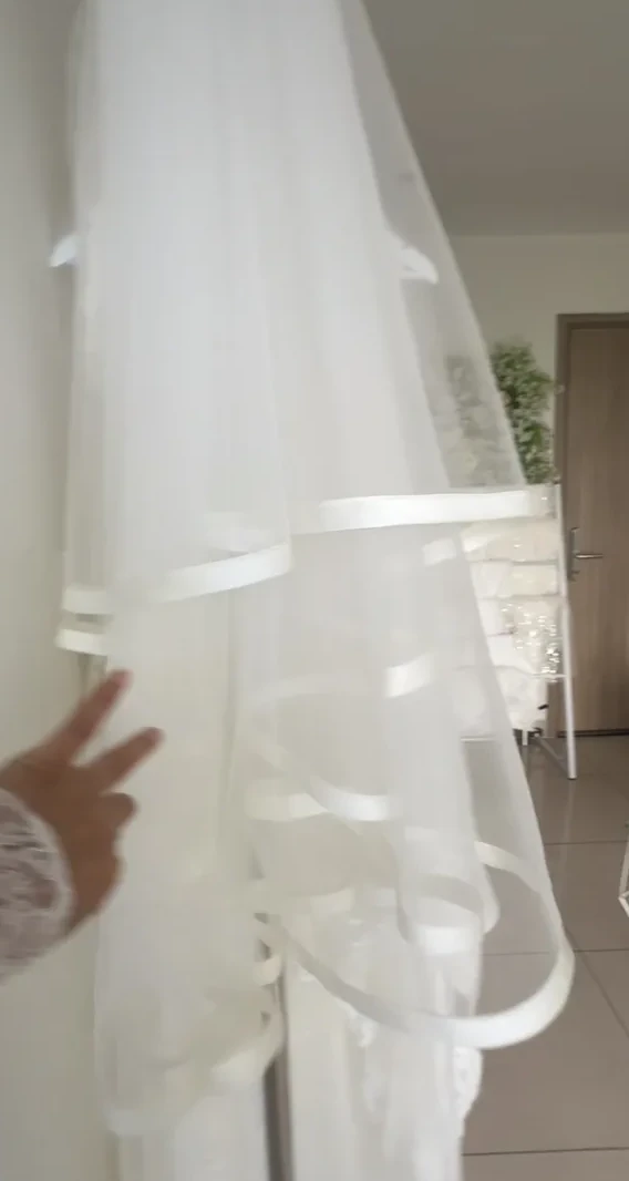 Video ngắn LAM’S Bridal — Veil viền satin may cho Dâu nè. Tinh tế đến từng chi tiết luôn. Dâu cầ