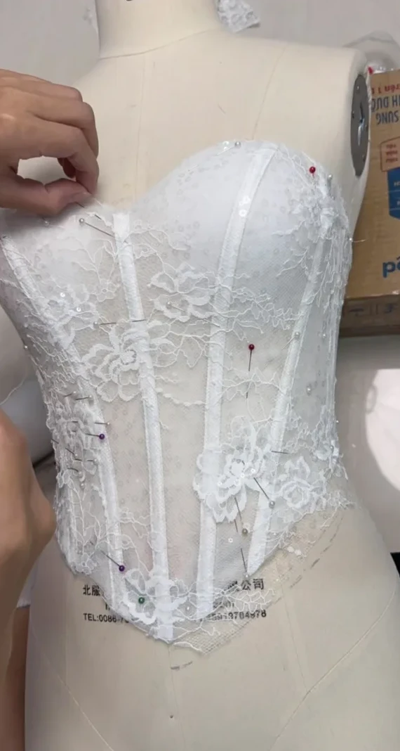 Video ngắn LAM’S Bridal — Để tạo nên một chiếc váy cưới xinh đẹp cho Dâu là cả một hành trình dà