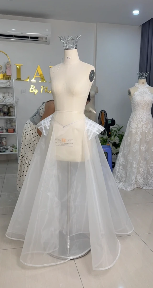 Video ngắn LAM’S Bridal — Hé lộ mẫu váy cưới thiết kế riêng sắp ra mắt