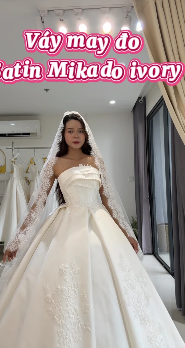 Video ngắn LAM’S Bridal — váy cưới satin mikado ivory phom corset, chân váy xoè công chúa